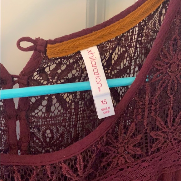 Maroon top - Picture 4 of 4